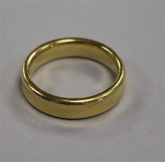 An 18ct yellow gold chanelled wedding band, 13.6g, size Y.